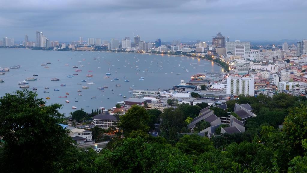 Peak Tower In Phatumnak Pattaya Luaran gambar