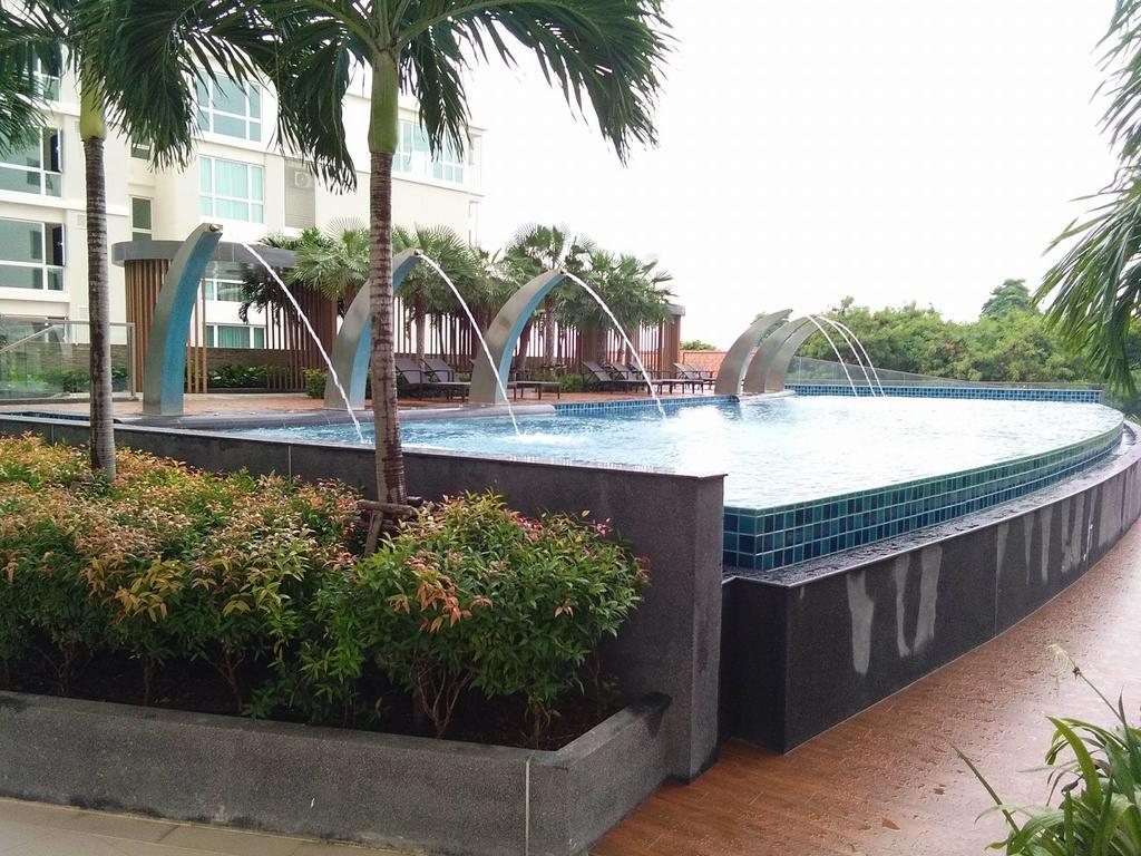 Peak Tower In Phatumnak Pattaya Luaran gambar