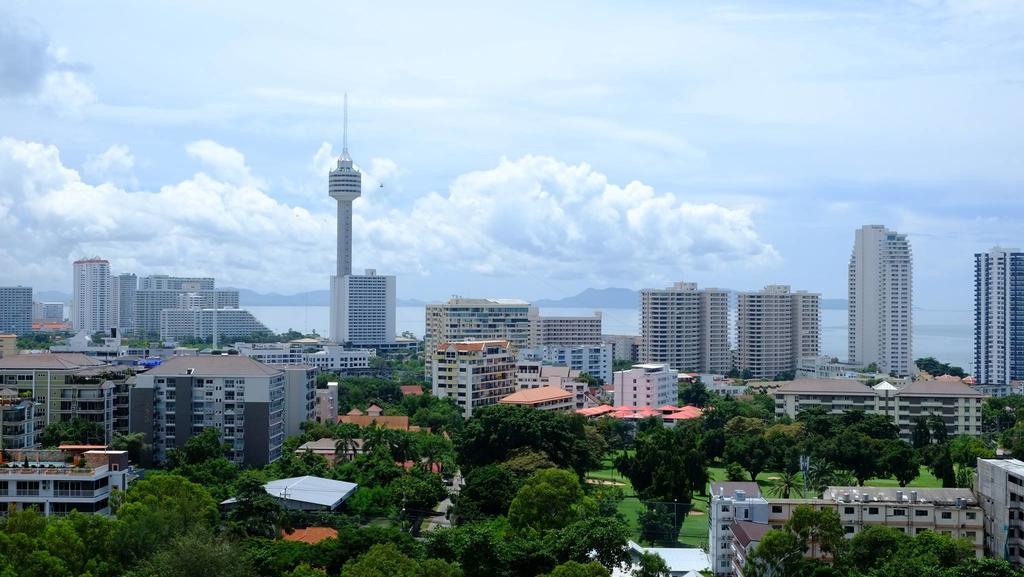 Peak Tower In Phatumnak Pattaya Luaran gambar